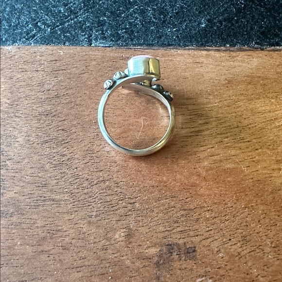 Navajo Freda Martinez Pink Conch Bypass Ring Sterling Silver - Picture 2 of 4